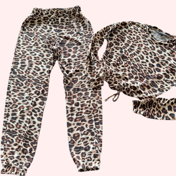 Love University Leopard Print Lounge Set Cropped Bubble Top Elastic Band Ankle - Picture 9 of 11